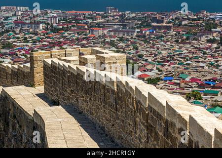 Murs de la forteresse de Naryn-Kala à Derbent, dans la République du Daghestan, Russie Banque D'Images