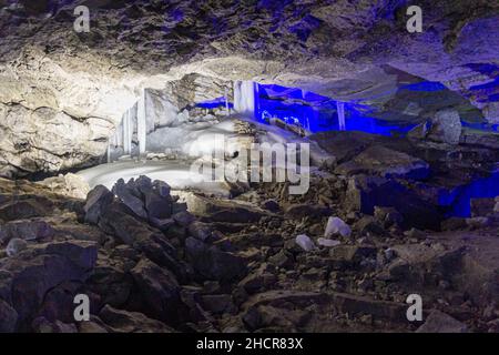 Intérieur de la grotte de glace de Kungur, Russie Banque D'Images