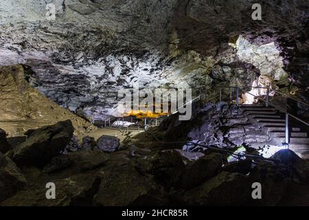 Intérieur de la grotte de glace de Kungur, Russie Banque D'Images