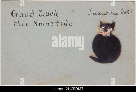 « bonne chance pour cette Xmastide.Je veux mon vote ! » : carte faite à la main avec un chaton noir en tissu et sequins, fabriqué au début du 20th siècle.C'est une version maison d'une carte postale sur le thème de la suffragette d'un chat noir et blanc criant qui avait la même légende Banque D'Images