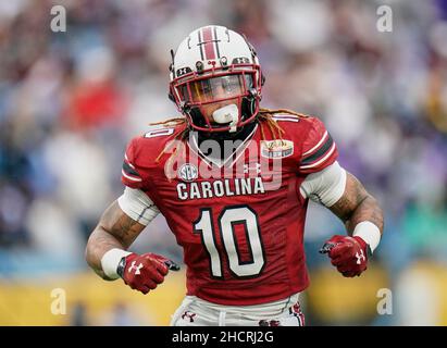30 décembre 2021: South Carolina Gamecocks défensive back R.J.Roderick (10) célèbre une pièce lors de la Mayo Classic du Duc de 2021 au stade Bank of America à Charlotte, en Caroline du Nord.Rusty Jones/Cal Sport Media Banque D'Images
