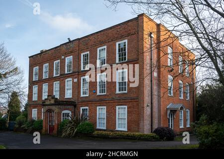 Ancien Manor House, un bâtiment classé Grade II à Manor Park, Aldershot, Hampshire, Angleterre, Royaume-Uni Banque D'Images