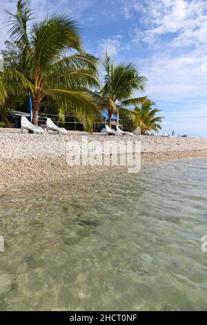 Une belle journée ensoleillée dans l'île tropicale de la nation de Vanuatu.Il y a de nombreux endroits où vous pouvez vous détendre sur la rive et marcher dans la plongée avec tuba Banque D'Images