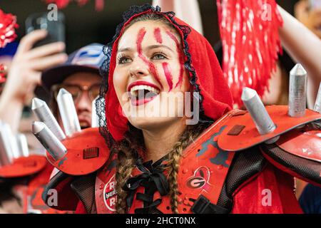 Floride, États-Unis.31st décembre 2021.Un fan de Georgia Bulldogs se réjouit lors du match de football du Capital One Orange Bowl NCAA College entre la Géorgie et le Michigan, le vendredi 31 décembre 2021, au Hard Rock Stadium de Miami Gardens, en Floride.Jacob Kupferman/CSM crédit: CAL Sport Media/Alay Live News Banque D'Images