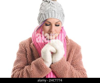 Femme en vêtements d'hiver sur fond blanc Banque D'Images