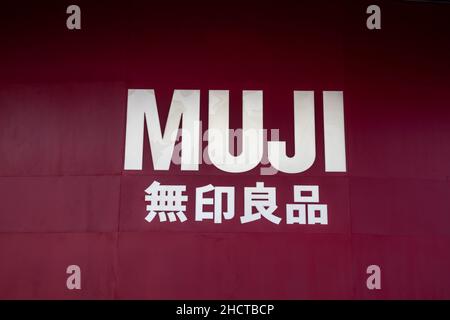 SHANGHAI, CHINE - 31 DÉCEMBRE 2021 - MUJI, une marque d'épicerie japonaise, est vue à Shanghai, en Chine, le 31 décembre 2021. Banque D'Images