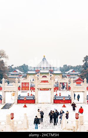 Temple du ciel (Tiantan) le jour de janvier enneigé, Beining, Chine, RPC Banque D'Images