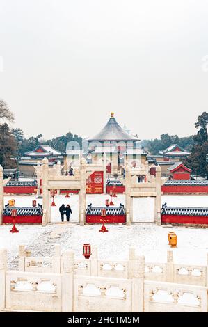 Temple du ciel (Tiantan) le jour de janvier enneigé, Beining, Chine, RPC Banque D'Images