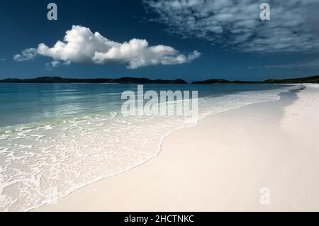 Whitehaven Beach est toujours à trouver dans les dix premières plages du monde. Banque D'Images