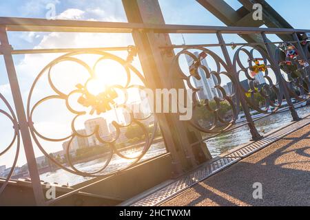 Pont Love Locks à Francfort en allemagne Banque D'Images