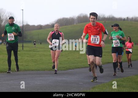 Newcastle, Royaume-Uni. 01st janvier 2022. Course New Year's Day Resolution 10km, deux tours de Town Moor de Newcastle, Newcastle upon Tyne, Royaume-Uni, 1st janvier 2022. Credit: DEW/Alamy Live News Banque D'Images