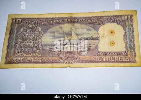 Rare Old Indian Ten roupee monnaie note sur fond blanc, Gouvernement de l'Inde Ten roupee vieux billet monnaie indienne, Old Indian monnaie note sur t Banque D'Images