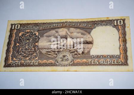 Rare Old Indian Ten roupee monnaie note sur fond blanc, Gouvernement de l'Inde Ten roupee vieux billet monnaie indienne, Old Indian monnaie note sur t Banque D'Images