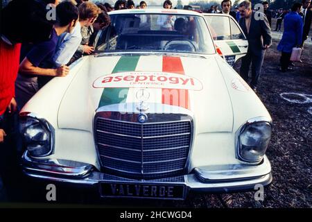 Archives 70ies : le cascadeur français Franck Valverde se produit au Bourget du Lac, Savoie, France, 1975 Banque D'Images