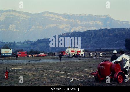 Archives 70ies : le cascadeur français Franck Valverde se produit au Bourget du Lac, Savoie, France, 1975 Banque D'Images