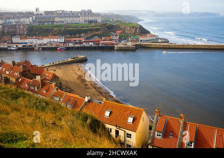 Vue sur le port de Whitby dans le North Yorkshire Banque D'Images