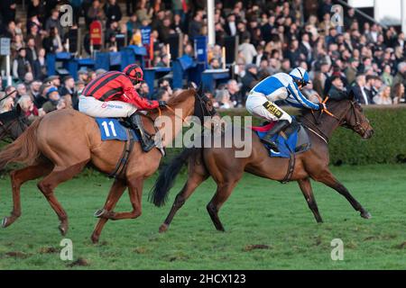 Phoenix s'élève et Aurigny Mill se dispute la finale au Wincanton Boxing Day 2021 Banque D'Images