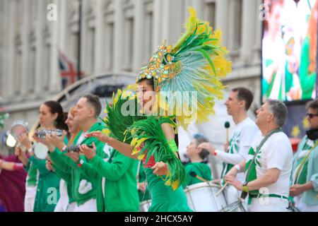 Londres, Royaume-Uni janvier 1st 2022.Des centaines d'artistes sont retournés à une parade du jour de l'an plus sécuritaire pour les Covid, dans le centre de Londres.L'événement de cette année était limité à 600 spectateurs qui devaient acheter des billets et apprécier le spectacle à des températures records de 16 degrés.Monica Wells/Alay Live News Banque D'Images