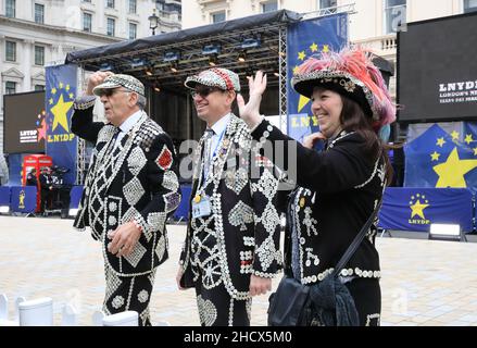 Londres, Royaume-Uni janvier 1st 2022.Des centaines d'artistes sont retournés à une parade du jour de l'an plus sécuritaire pour les Covid, dans le centre de Londres.L'événement de cette année était limité à 600 spectateurs qui devaient acheter des billets et apprécier le spectacle à des températures records de 16 degrés.Monica Wells/Alay Live News Banque D'Images