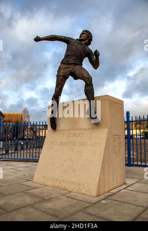 La statue de Kevin Beattie devant le stade Portman Road à Ipswich, Royaume-Uni Banque D'Images