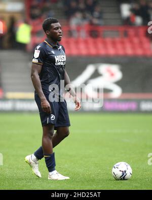 BRISTOL, ROYAUME-UNI.JAN 2nd Sheyi Ojo de Millwall photographié avec le ballon lors du match de championnat Sky Bet entre Bristol City et Millwall à Ashton Gate, Bristol, le dimanche 2nd janvier 2022.(Crédit : Kieran Riley | INFORMATIONS MI) crédit : INFORMATIONS MI et sport /Actualités Alay Live Banque D'Images