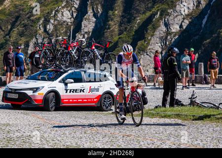 Un cycliste de l'équipe Trek Segafredo fait la course au Tour de Suisse 2021. Banque D'Images