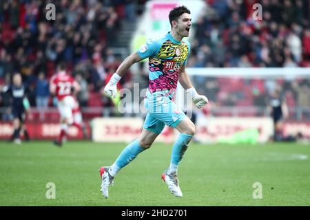 BRISTOL, ROYAUME-UNI.JAN 2nd le gardien de but de Bristol City, Max O'Leary, célèbre après que Andreas Weimann de Bristol City a obtenu son score de 3-2 lors du match de championnat Sky Bet entre Bristol City et Millwall à Ashton Gate, Bristol, le dimanche 2nd janvier 2022.(Crédit : Kieran Riley | INFORMATIONS MI) crédit : INFORMATIONS MI et sport /Actualités Alay Live Banque D'Images