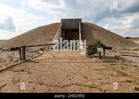 Bâtiments d'essais de bombes militaires abandonnés, ancien centre de recherche sur les armes atomiques, Orford Ness, Suffolk, Royaume-Uni Banque D'Images