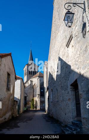 Ancienne rue de Flavigny-sur-Ozerain, commune française située dans le département de la Côte-d'Or en Bourgogne-Franche-Comté Banque D'Images