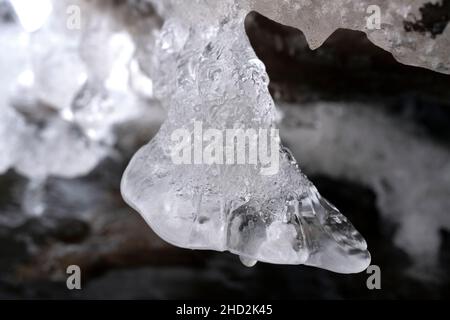 Icicle formé sur la rivière Lacupite à proximité Banque D'Images