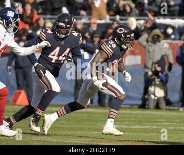 Chicago, États-Unis.02nd janvier 2022.Chicago Bears Tashaun Gipson (38) court avec le ballon après une interception contre les New York Giants au Soldier Field à Chicago le dimanche 2 janvier 2022.Photo par Mark Black/UPI crédit: UPI/Alay Live News Banque D'Images