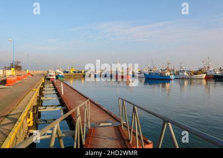 Bateaux amarrés dans le port de Wladyslawowo.Le Wladyslawowo est l'un des endroits les plus populaires de Kashubia.Mer Baltique, Pologne.Europe Banque D'Images