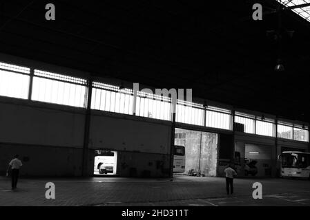 Gare routière dans le centre des transports en commun Banque D'Images