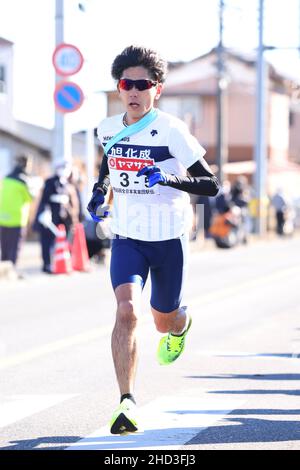 Préfecture de Gunma Goverment, Gunma, Japon.1st janvier 2022.Chihiro Ono (), 1 JANVIER 2022 - Ekiden : nouvel an Ekiden 2022 66th tous les Japonais course industrielle Ekiden à la préfecture de Gunma, Gunma, Japon.Credit: Yohei Osada/AFLO SPORT/Alay Live News Banque D'Images