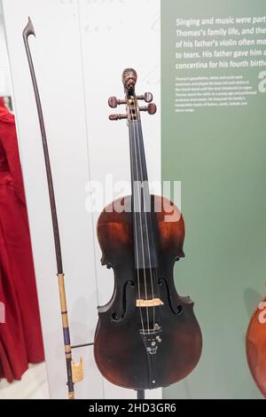Angleterre, Dorset, Dorchester, Dorset Museum, exposition du violon de Thomas Hardy Banque D'Images