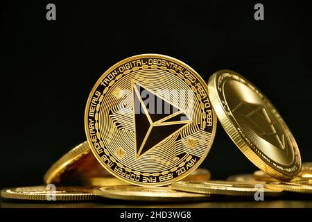 Tron crypto-monnaie , pièces d'or , exploitation minière , futur argent Banque D'Images