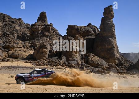 208 Vasilyvev Vladimir (raf), Uperenko Oleg (lva), équipe VRT, BMW X3, Auto FIA T1/T2,Action pendant la phase 1B du Dakar Rally 2022 autour de Hail, le 2nd janvier 2022 à Hail, Arabie Saoudite - photo: Eric Vargiolu/DPPI/LiveMedia Banque D'Images