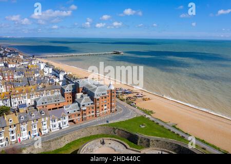 Vue aérienne sur le bord de mer de Deal Town, Kent, Royaume-Uni Banque D'Images