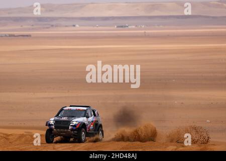 208 Vasilyvev Vladimir (raf), Uperenko Oleg (lva), équipe VRT, BMW X3, Auto FIA T1/T2,Action lors de la phase 2 du rallye Dakar 2022 entre Hail et Al Artawiya, le 3rd 2022 janvier à Al Artawiya, Arabie Saoudite - photo Julien Delfosse / DPPI Banque D'Images