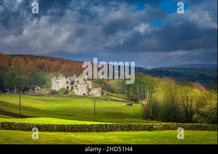 Barden Tower est un pavillon de chasse en ruines dans les Yorkshire Dales. Banque D'Images