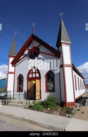 Vue sur les détails architecturaux de l'église historique de Leadville, Colorado, USA contre un ciel ensoleillé Banque D'Images