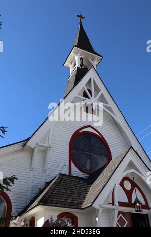 Vue sur les détails architecturaux de l'église historique de Leadville, Colorado, USA contre un ciel ensoleillé Banque D'Images