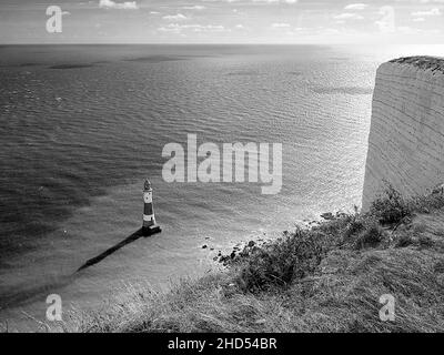 Vue sur le phare depuis Beachy Head, Eastbourne, Angleterre Banque D'Images