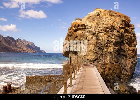 Roque de las Bodegas.Un beau village côtier dans les montagnes d'Anaga.Ténérife, Îles Canaries, Espagne. Banque D'Images