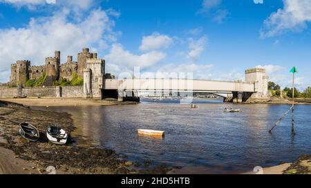 Panorama sur le château de Conwy. Banque D'Images