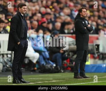 BRENTFORD, ANGLETERRE - JANVIER 02 : Steven Gerrard, entraîneur en chef de la Villa Aston, lors du match de la Premier League entre Brentford et la Villa Aston au stade communautaire de Brentford, le 2 janvier 2022 à Brentford, en Angleterre.(Photo de Ben Peters/MB Media) Banque D'Images