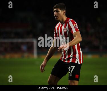 BRENTFORD, ANGLETERRE - JANVIER 02 : Vitaly Janelt de Brentford lors du match de la Premier League entre Brentford et Aston Villa au stade communautaire de Brentford le 2 janvier 2022 à Brentford, Angleterre.(Photo de Ben Peters/MB Media) Banque D'Images