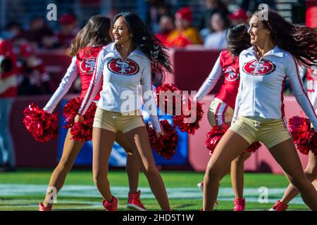 San Francisco 49ers Goldrush se produire pendant un temps de sortie pendant le premier trimestre contre les Houston Texans à Santa Clara, Californie, dimanche janvier Banque D'Images