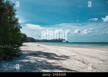 Le parc national de Tarutao se compose de 51 îles dans le détroit de Malacca au large de la côte de la province de Satun, dans le sud de la Thaïlande Banque D'Images