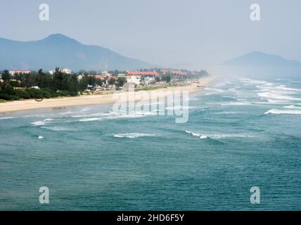 Vue panoramique de Lap an Lagoon et de la plage de Lang Co près de Hue, Vietnam Banque D'Images